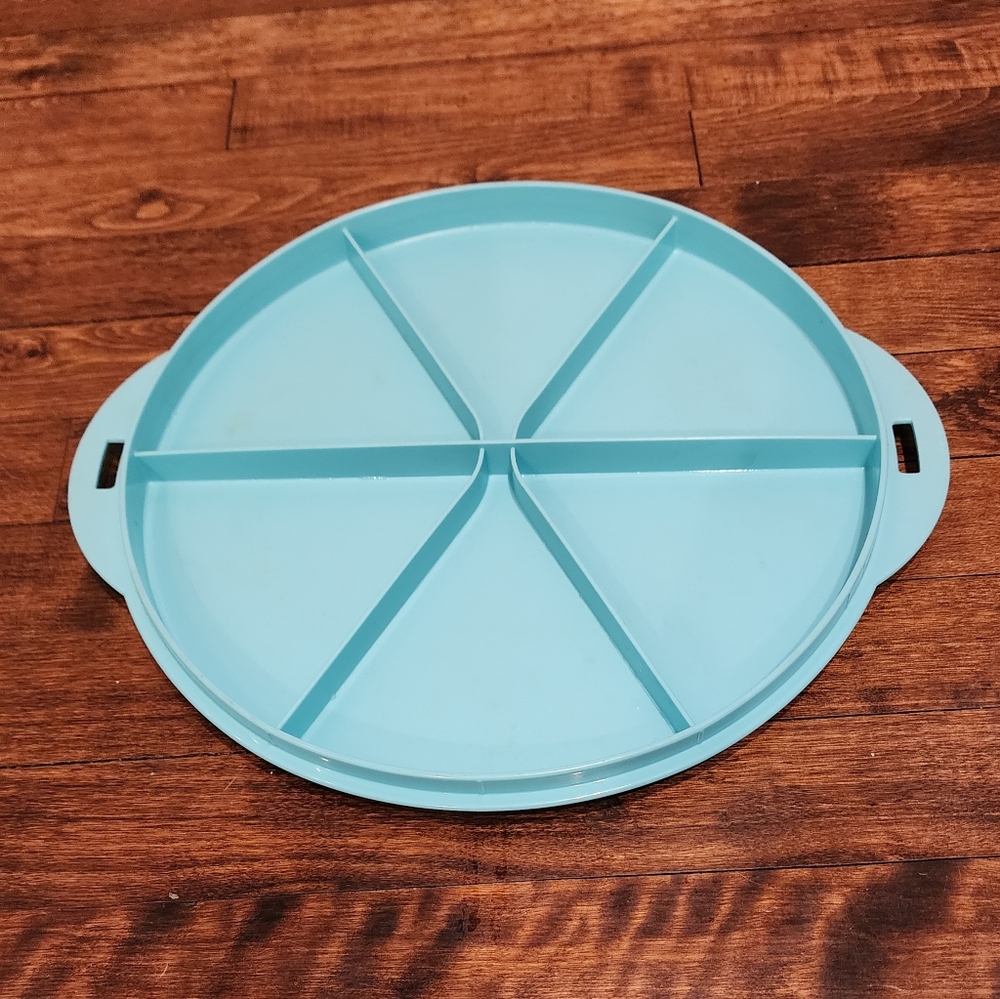 Tupperware Round Cake Taker/Carrier - - Picture 4 of 7